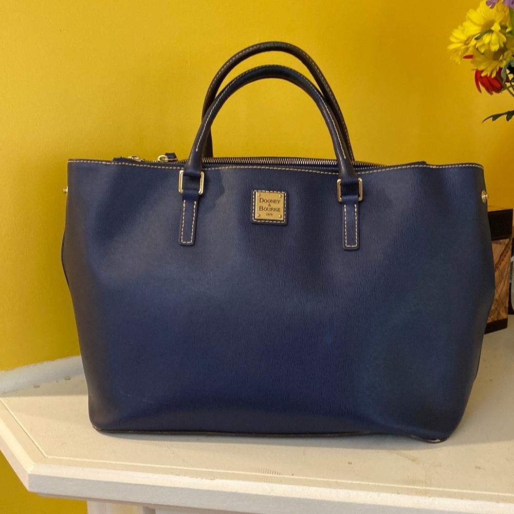 Dooney & Bourke large double handle bag